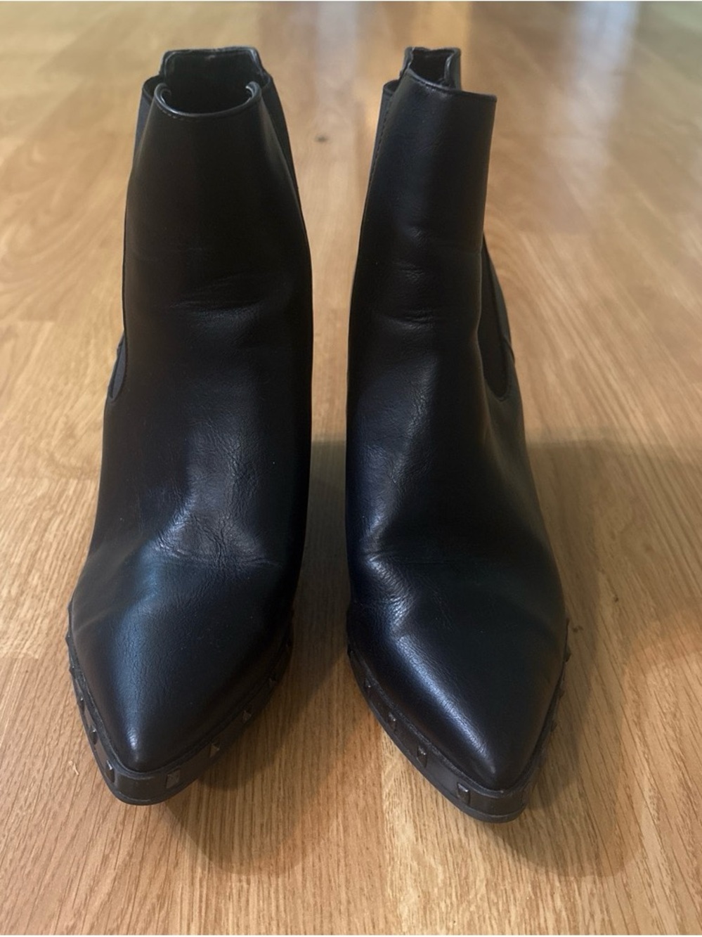 Michael Shannon Black Pointed Toe Chelsea Ankle Boots